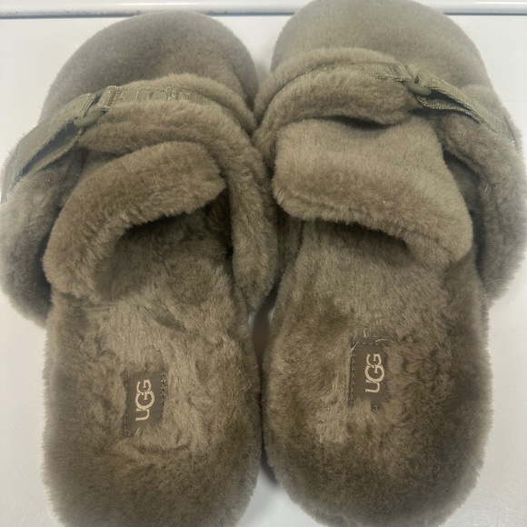 Uggs slippers UGG Fluff  IT Slippers Sandals Shearling Slide Casual Kahki Green - Picture 1 of 5